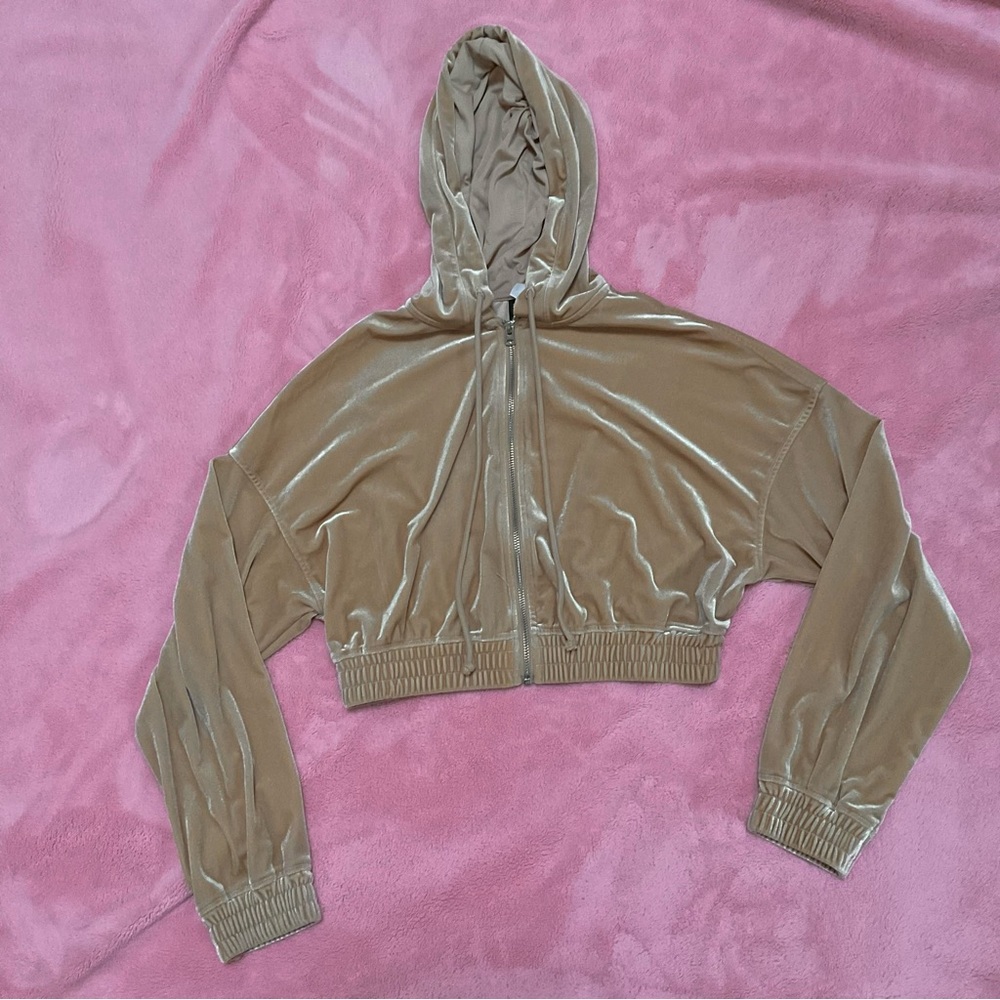 DIVIDED super cropped velour tan sweater